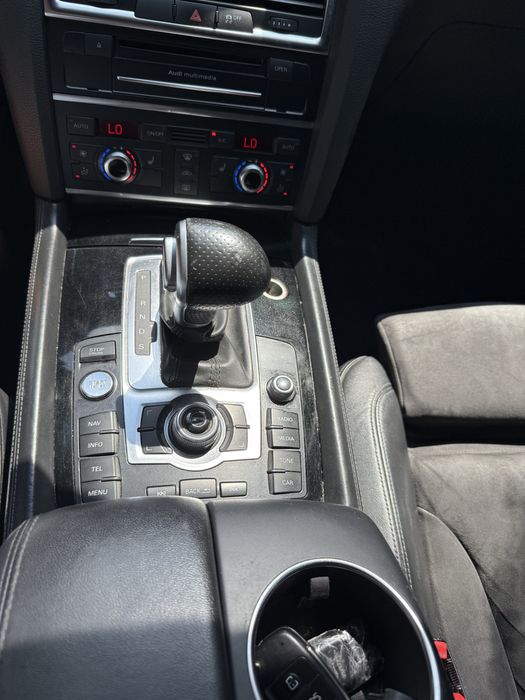 Audi Q7 3000tdi перфектен