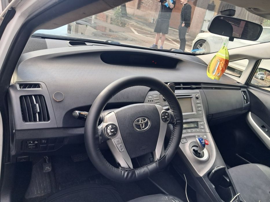 Toyota prius 2013/09