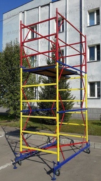 Леса, вышка на винтовых домкратах