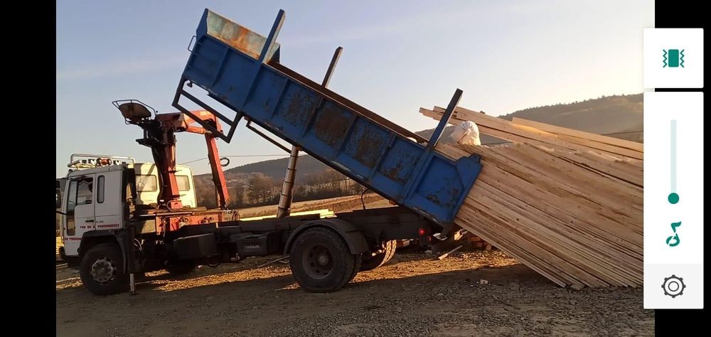 Camion cu macara și basculabil