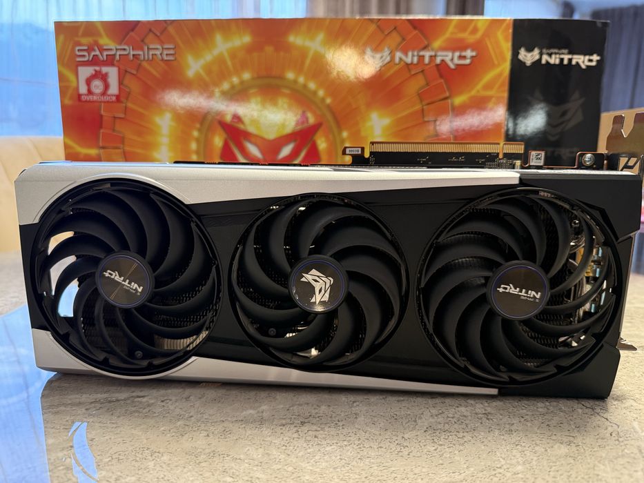 Sapphire Nitro+ Radeon RX 6700XT 12GB.