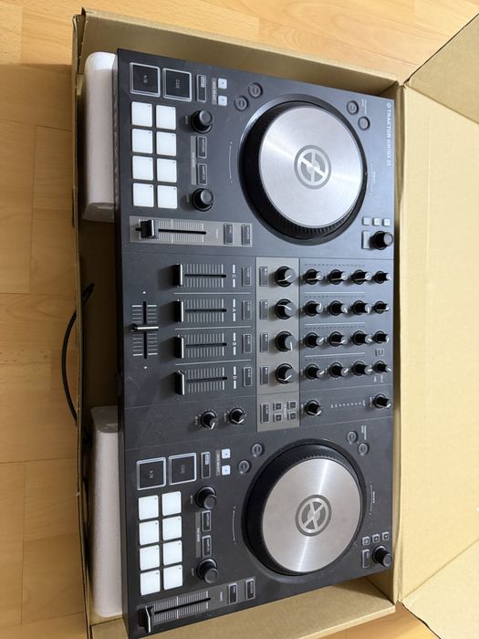 Traktor kontrol s3 ca noua