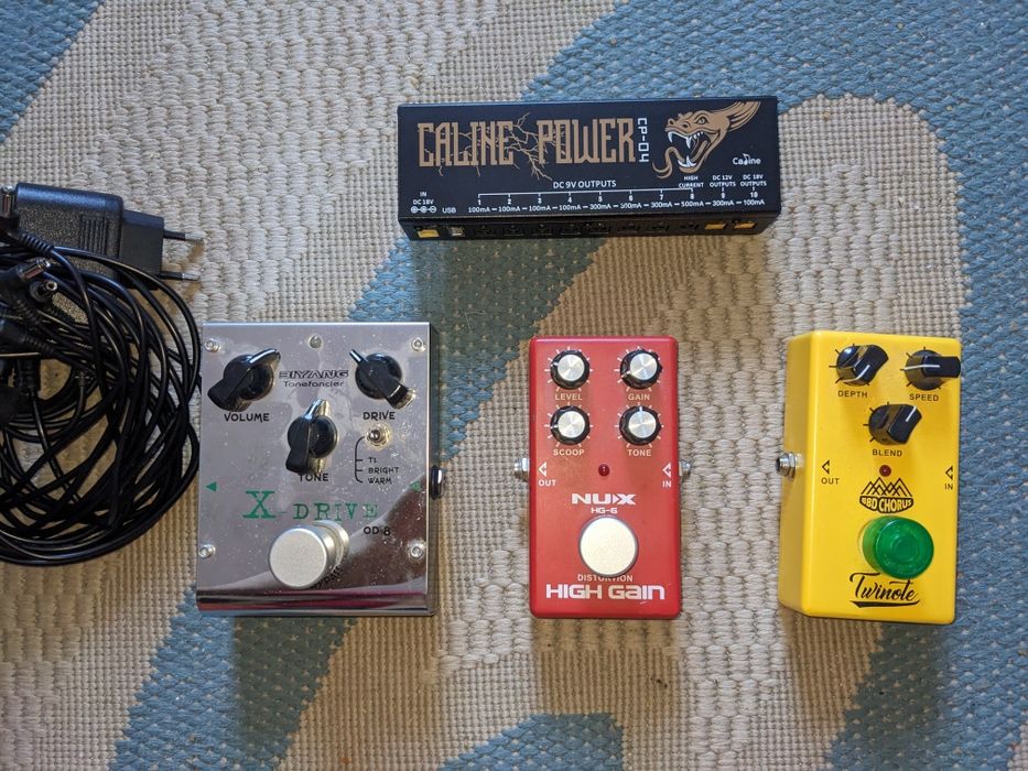 Продам гитарные педали и питание