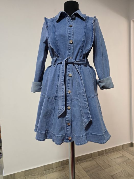 Rochie de blugi, inchidere cu nasturi , cordon in talie