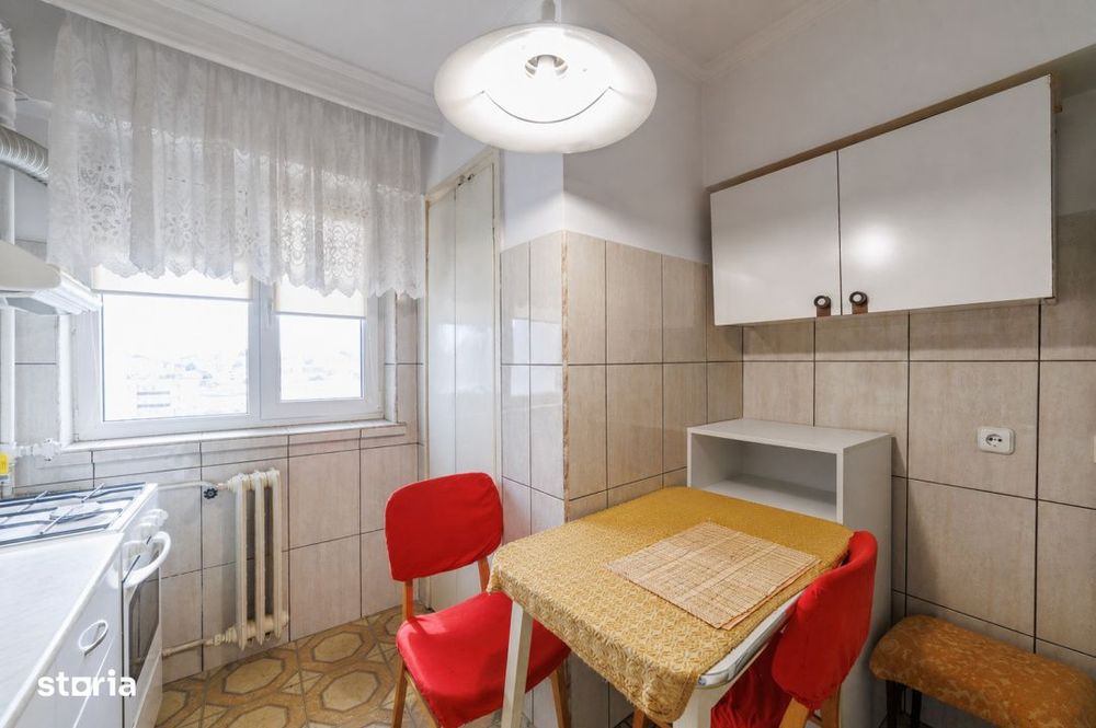 Apartament luminos cu 3 camere si balcon – Exercitiu