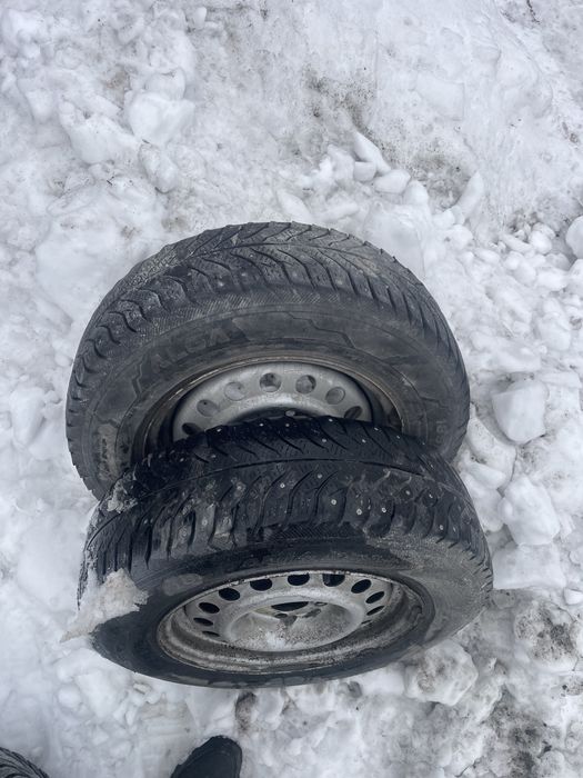 Продам 2 балона вместе с дисками накаченные