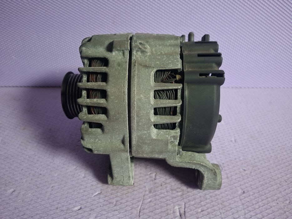 Alternator 150A motor N47 20D N57 30D BMW E90 E91 E92 E93 E83 Cod 7805432