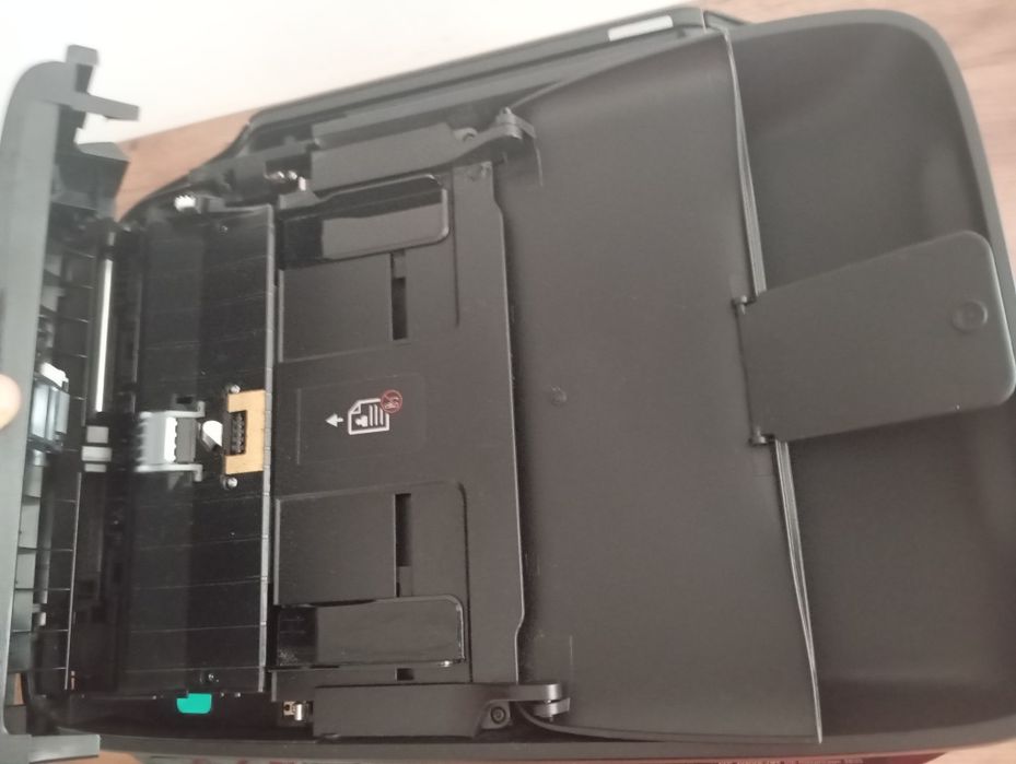 Imprimantă multifuncțională HP DeskJet 3835 Wi-fi cu ADF