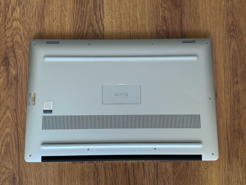 15.6' 4K OLED i7-9750H DELL XPS 7590 16GB DDR4/512GB NVMe/GTX 1650 4GB