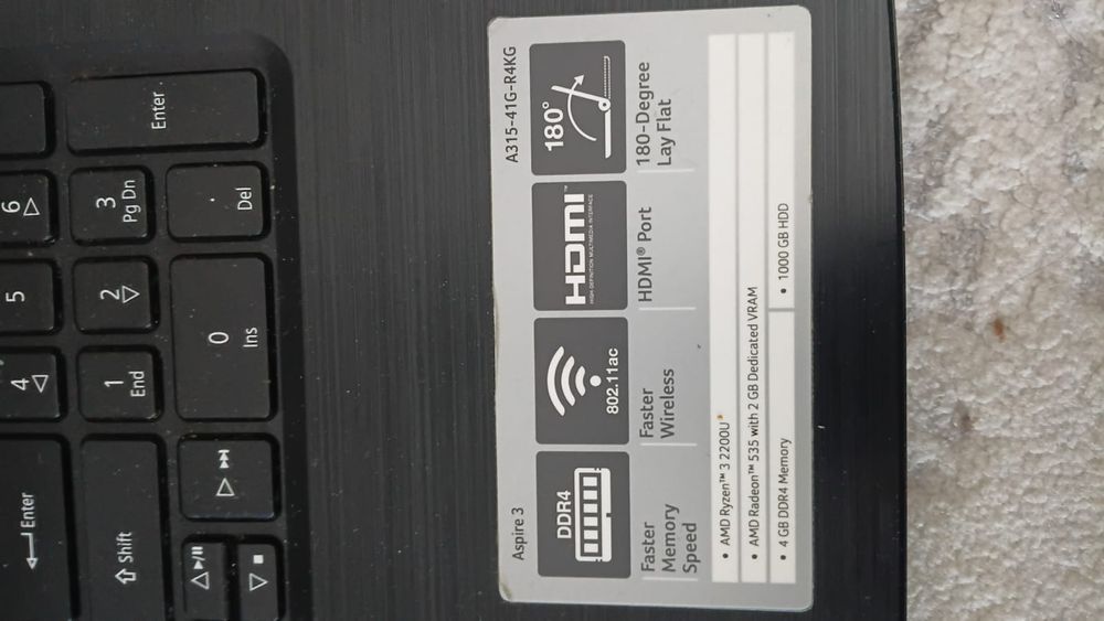 Продам ноутбук Асер с процессором ryzen 3