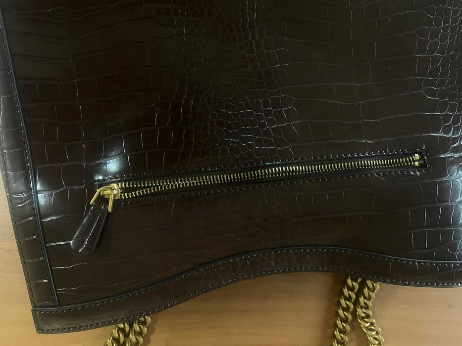 чисто нова чанта