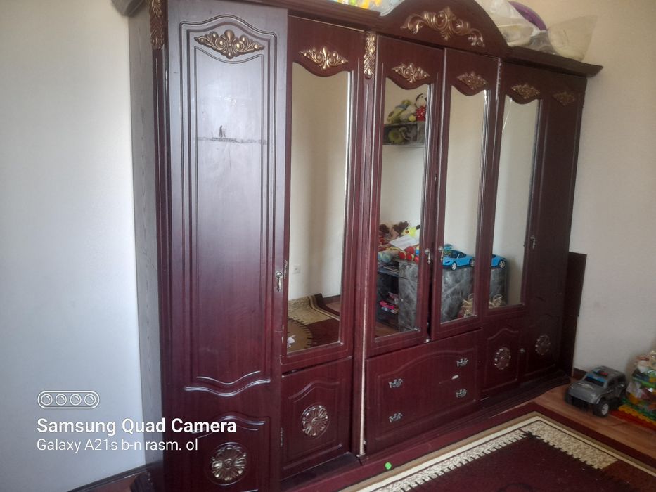 6 eshikli shkaf arzon sotiladi