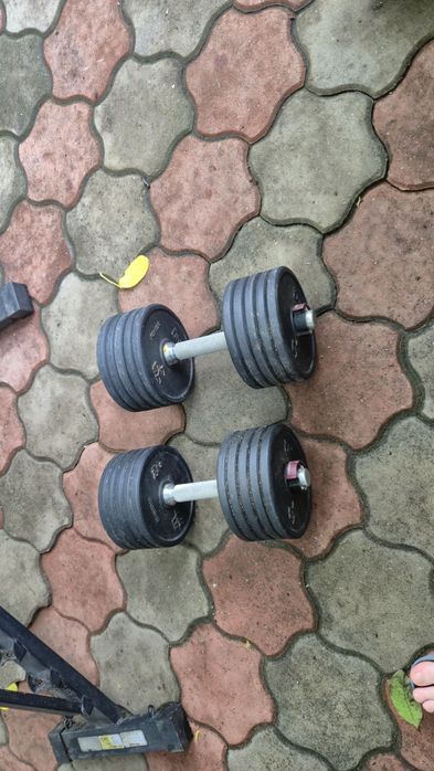 Gantere reglabile 22kg fiecare + banca  fitness multifunctionala