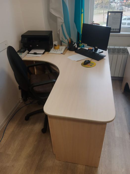 Столы офисные бесплатно