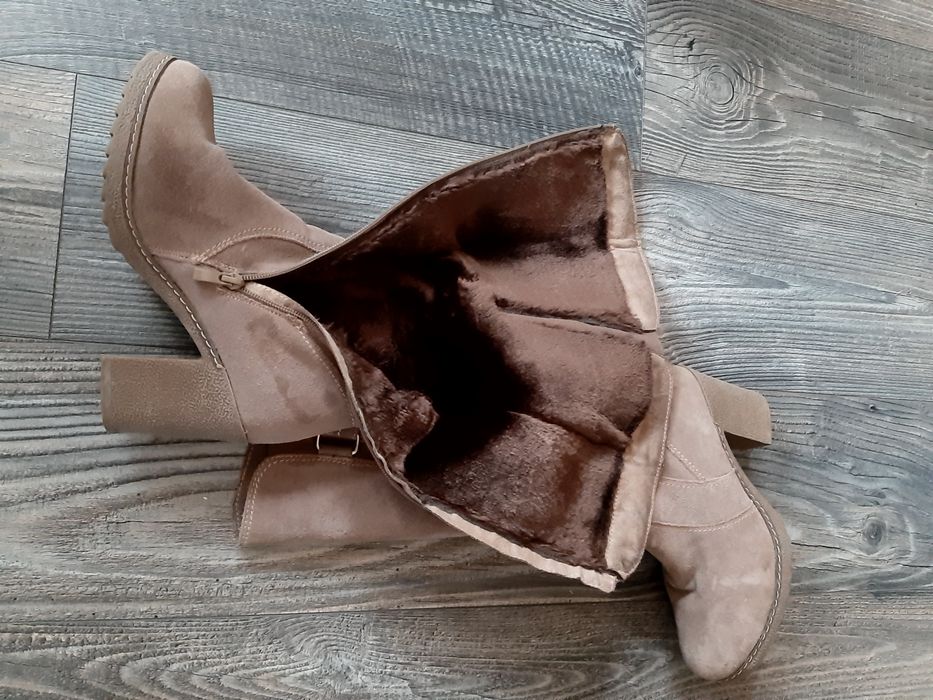 Продавам ботуши велур Номер 40