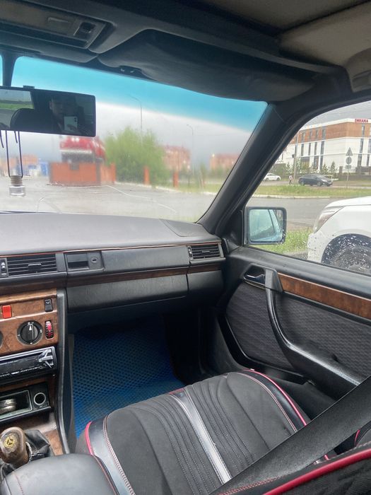 Мерседес 124,1992 года