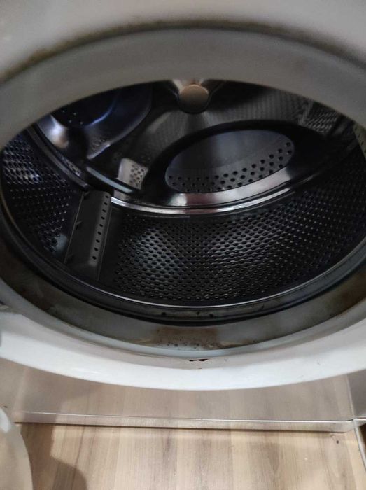 Продам стиральную машину indesit