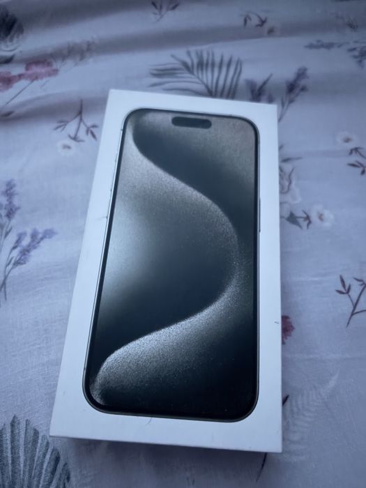 Продавам телефон iPhone 15 Pro