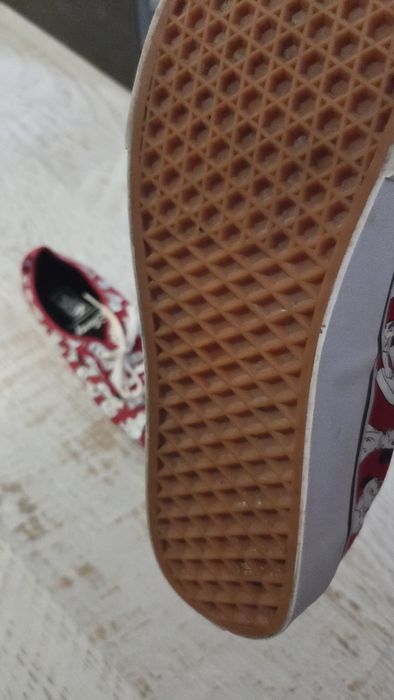 Vans Disney като нови