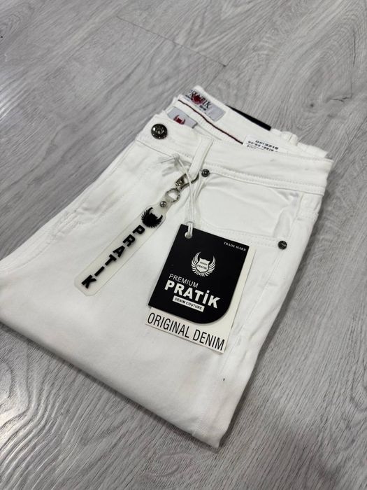 Белые джинсы на весну