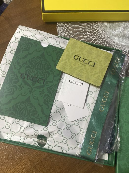 Set Gucci, esrfa superba .