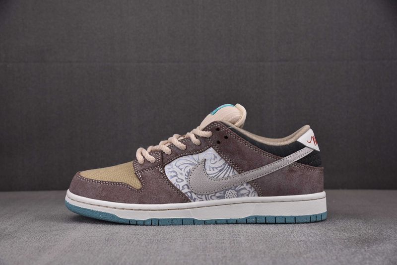 Обувки Nike Dunk SB Low