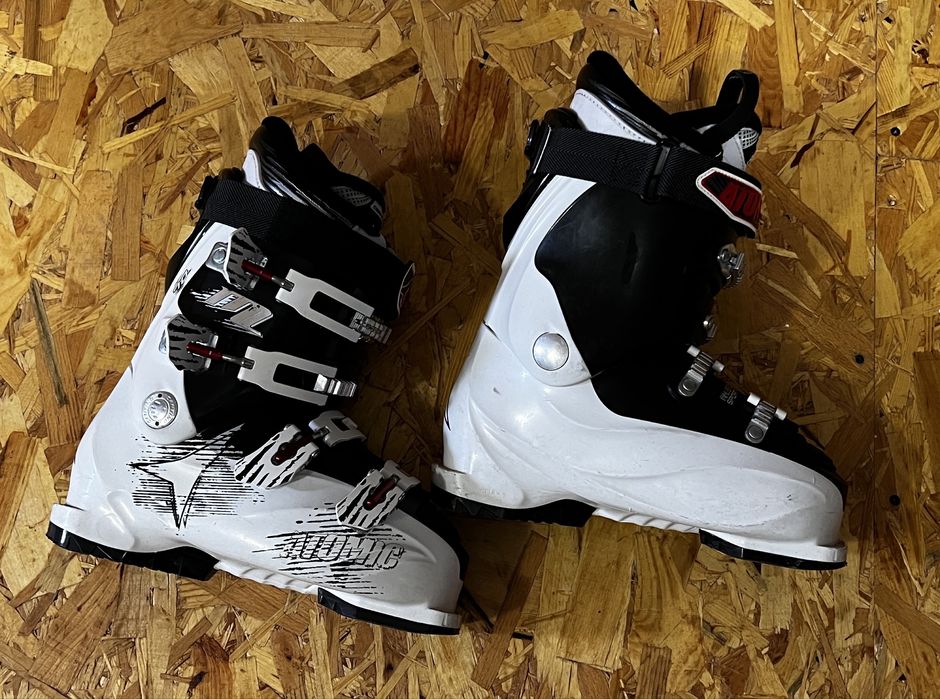 Clapari schi Atomic 26-26,5