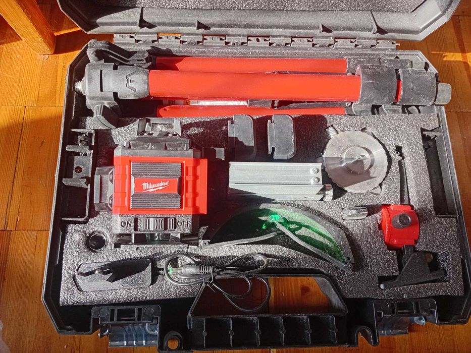 Утюг Candan + лазерныйлазерный уровень milwaukee