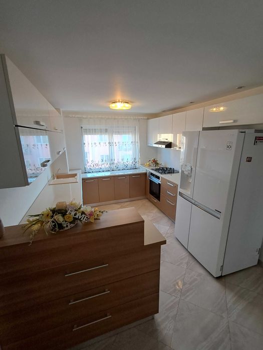 Vand Apartament 3 camere decomandat