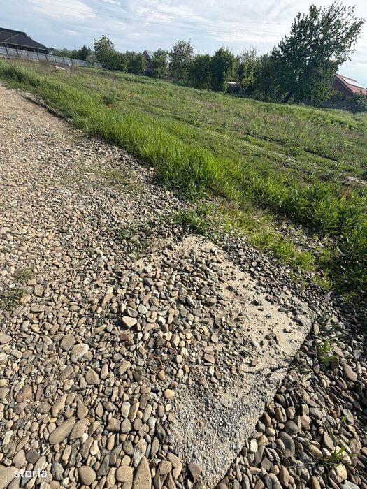 Vand Teren intravilan Hemeiusi Langa Scoala