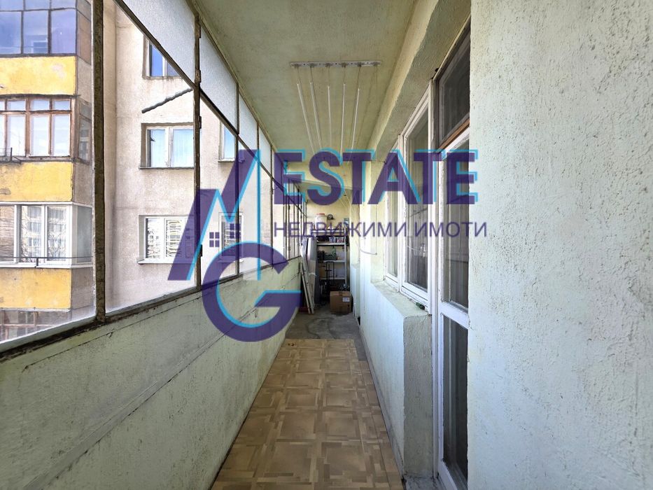 Тристаен апартамент в гр. София, жк. Връбница 2