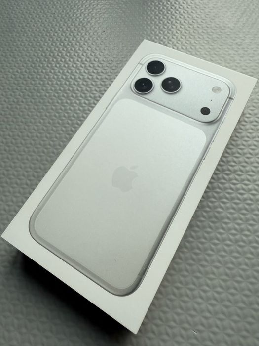 Vand Iphone 17 Pro Max, 512 GB SILVER nou sigilat