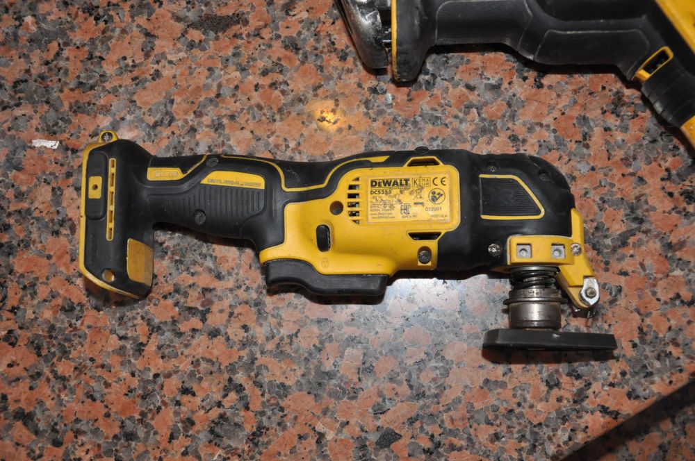 Dewalt  fierastrau sabie + acumulator