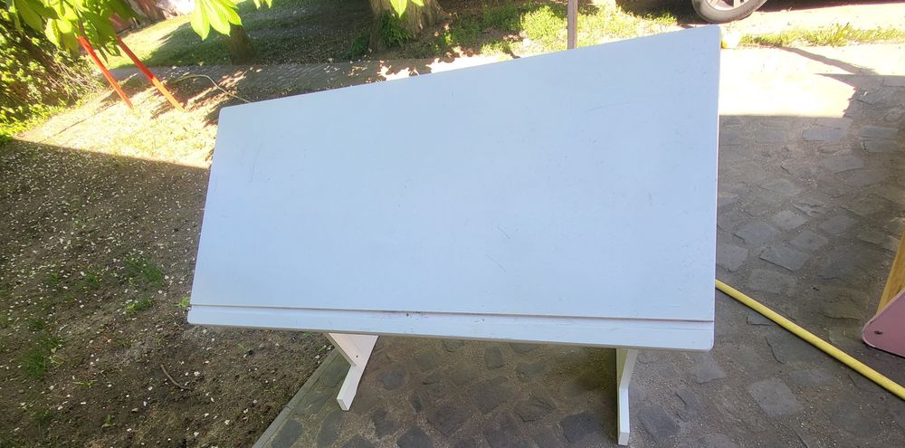 Vand birou copii,reglabil pe inaltime, cu blat ce se poate inclina