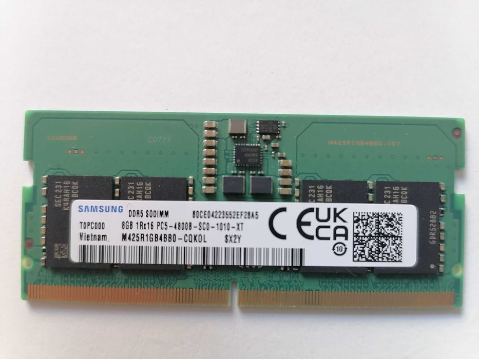 1 x 8GB DDR5 4800 < -- memorie laptop RAM SODIMM