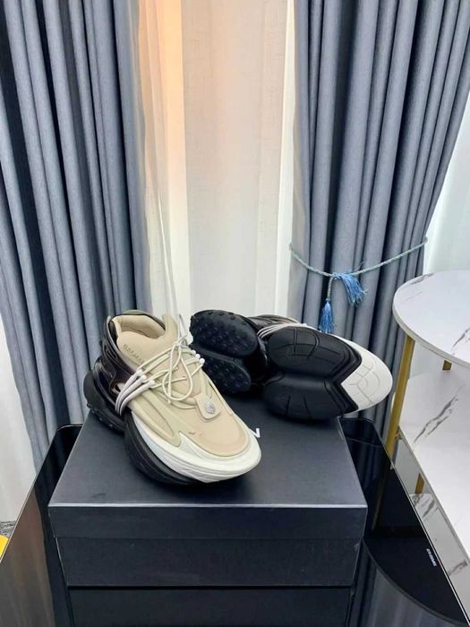 Balmain Unicorn Low-Top Sneaker "Beige/Black"