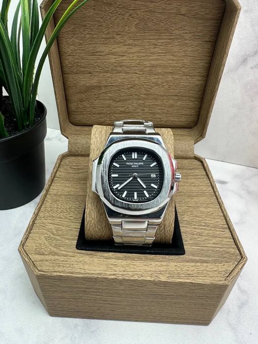 В Налчии | Patek Philippe | Люксовый