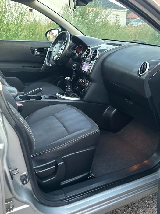 Vand nissan qashqai an 2011 motor 2.0 diesel 4x4