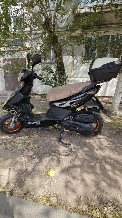 AI LI 49CC скутер