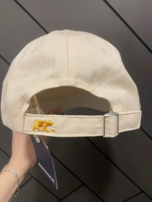 Нова Шапка с Козирка - UCLA на Bershka