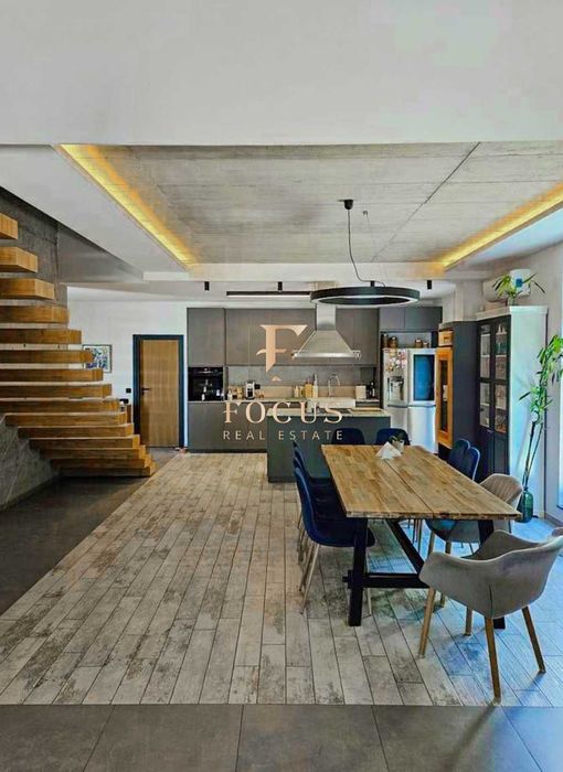 Продава се Къща в с. Марково, Област Пловдив - 365 кв.м за 2000 €/кв.м - Снимка #2