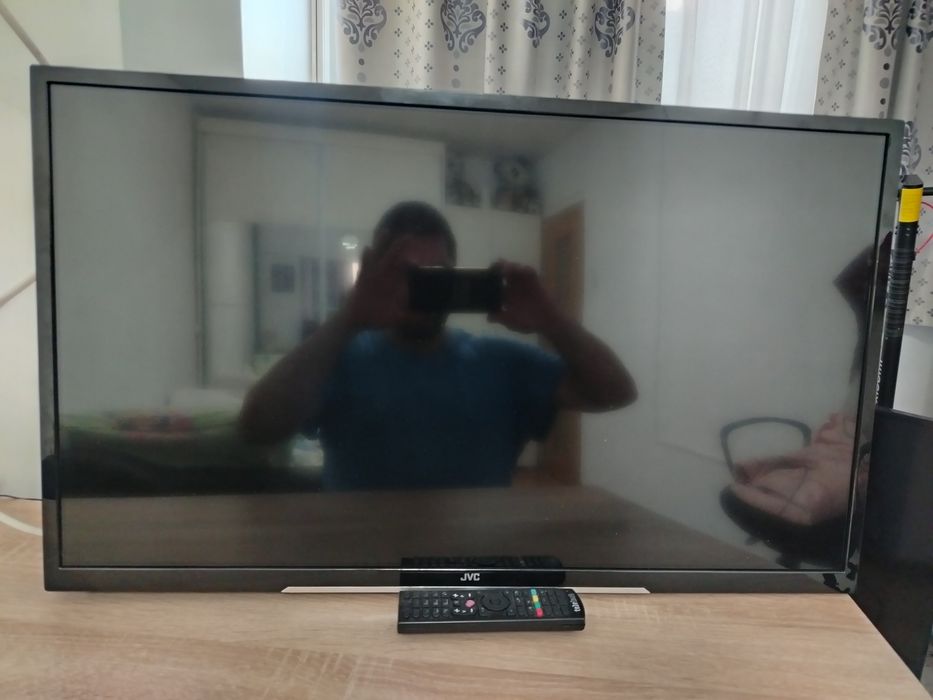 Vând televizor JVS Smart 32 inch 81 cm preț 400 fix