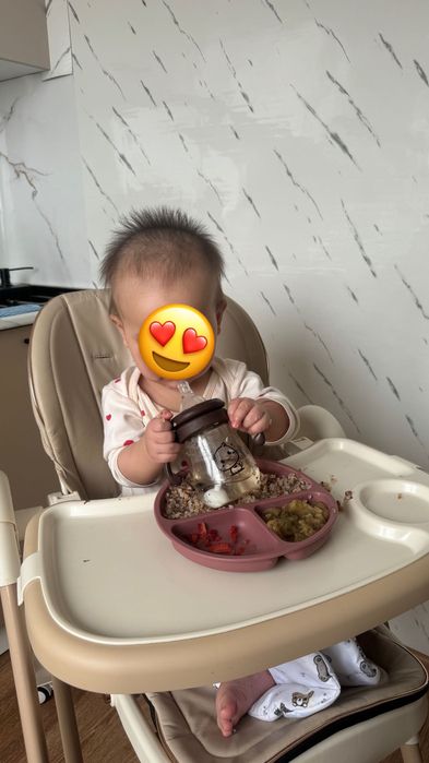 Продам детский стульчик бежевого цвета