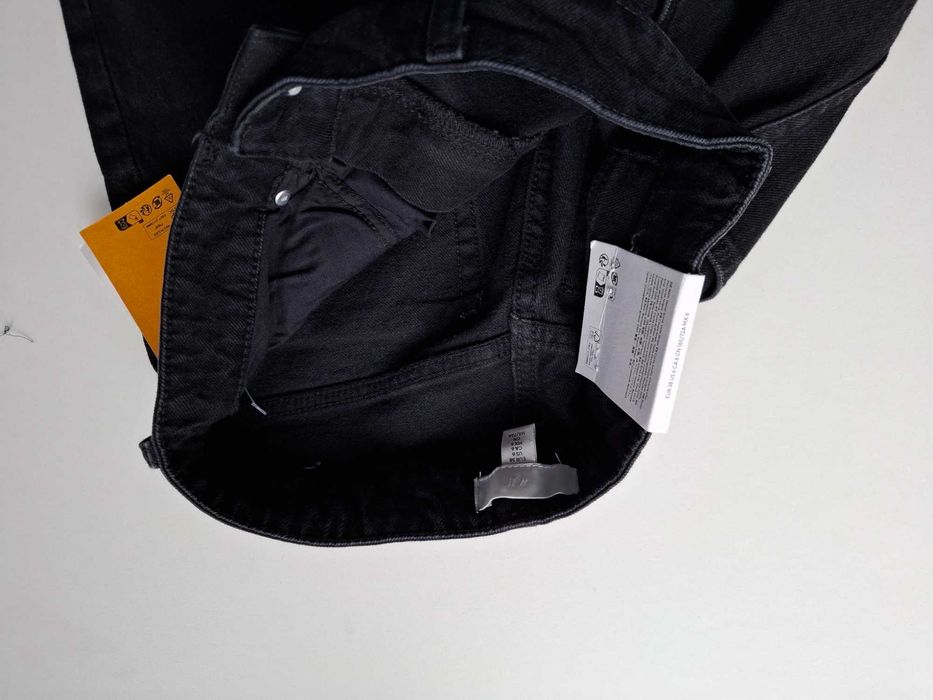 Чисно нови черни дънки на H&M с широк прав крачол