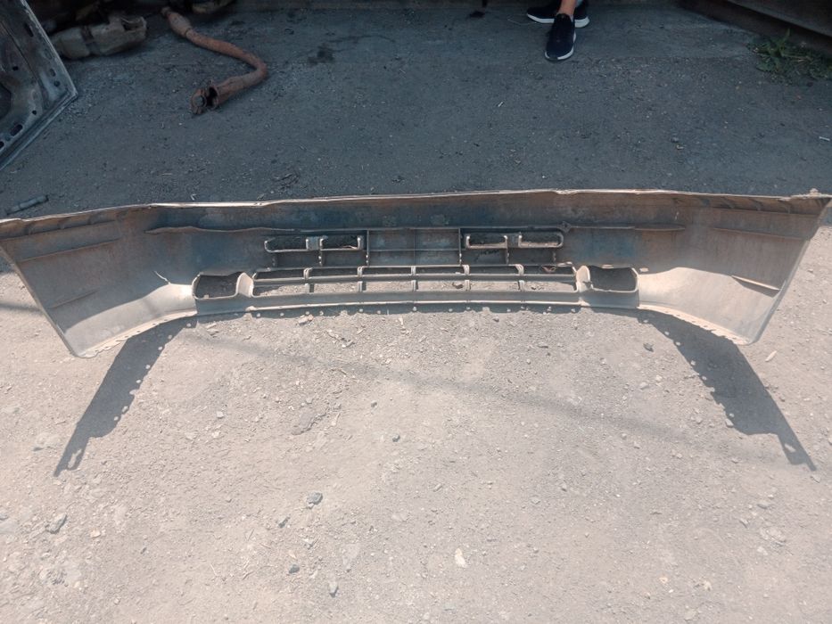Бампер передний Мазда 626 90год