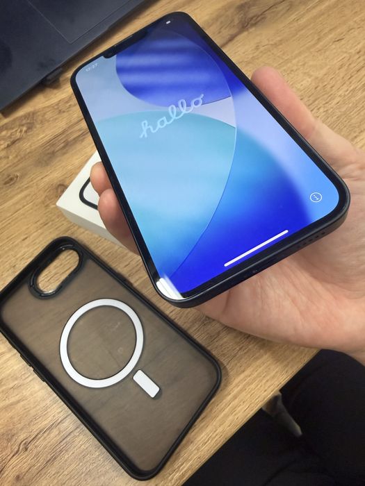 iPhone 16e, 128гб, черный
