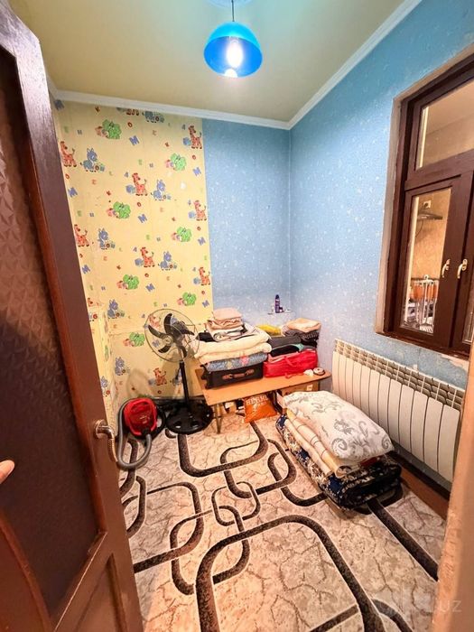 Продаю квартиру Яшнабадский р-он Авиасозлар-1. 2-ком в 3-х. 1-этаж 4-э