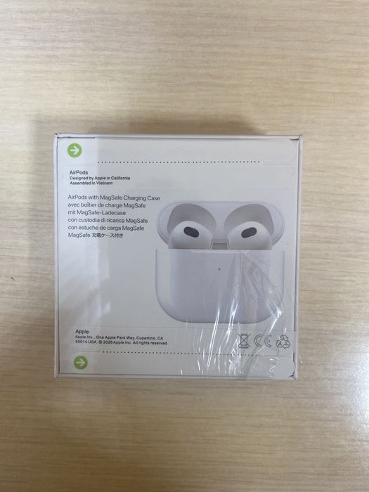 Apple AirPods 3 поколения