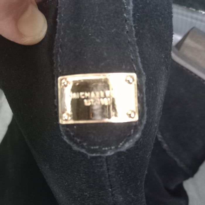 Продам замшевые сапожки