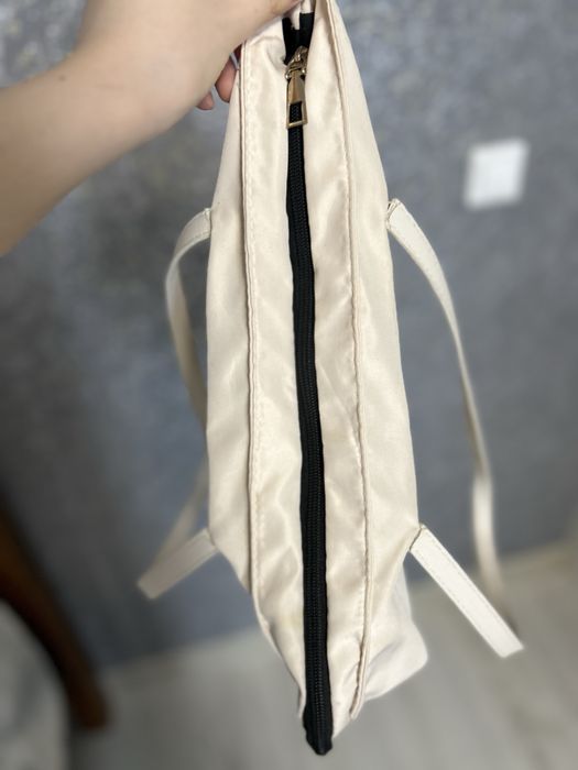 Продам две бежевые сумочки